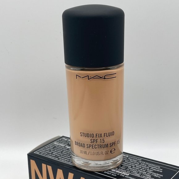 Mac Studio Fix Fluid SPF 15 NW18 New In‎ Box Never Used - Picture 1 of 9